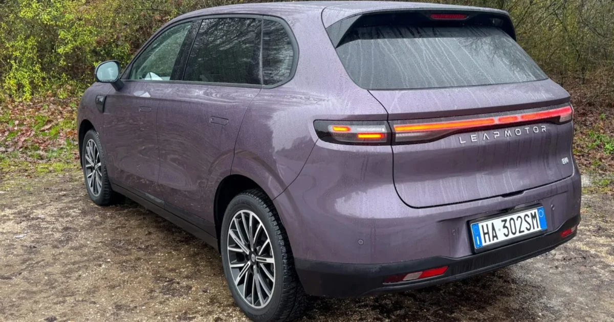 Leapmotor B10 and Opel SUV Target Zaragoza Production