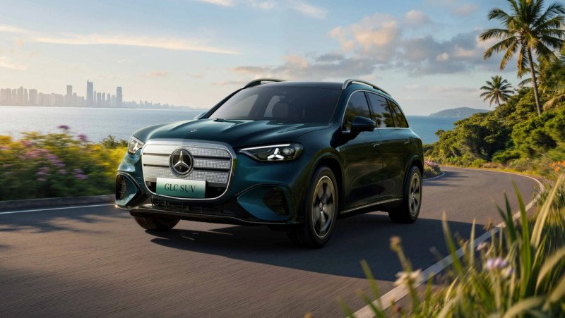 Mercedes Opens Electric GLC Pre-Sales in China at 349,000 Yuan with 700+ km Range
