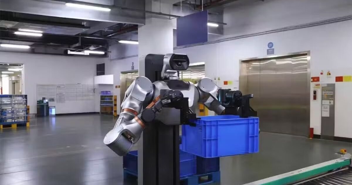 CATL Deploys Humanoid Robot Powered by Its Own Battery on the Production Line