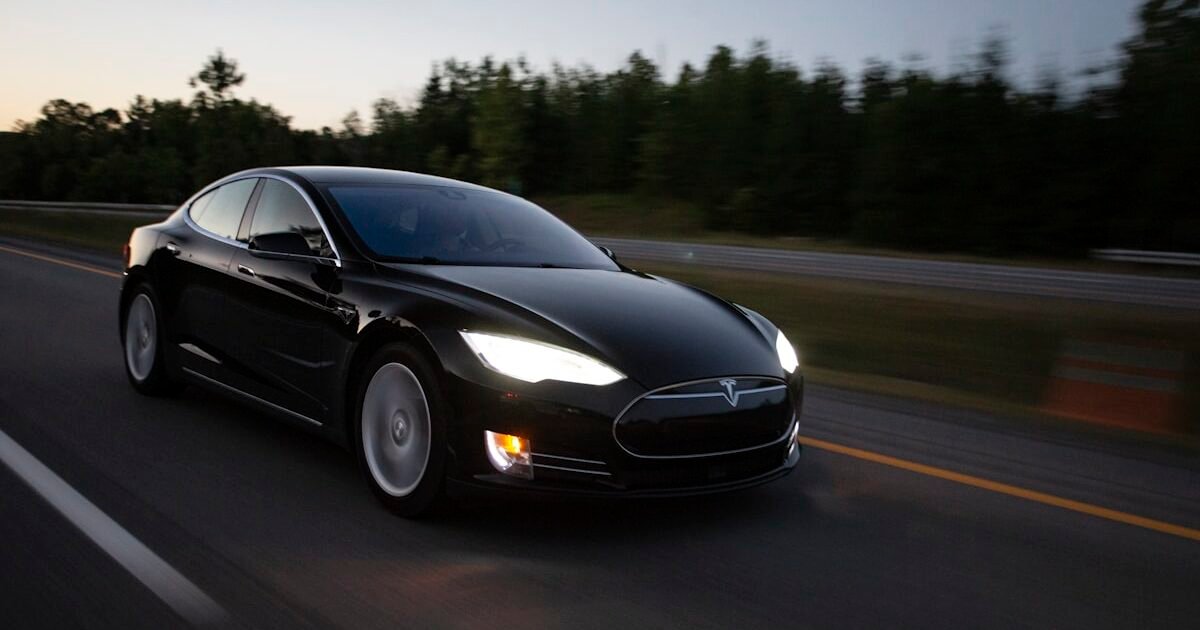 Tesla Kills FSD Buyout Globally: Subscription-Only Model Reshapes the Self-Driving Race