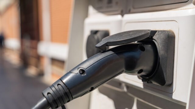 ชาร์จ BYD ที่บ้านหรือคอนโดในไทย 2026: TOU, Wallbox และค่าไฟจริง