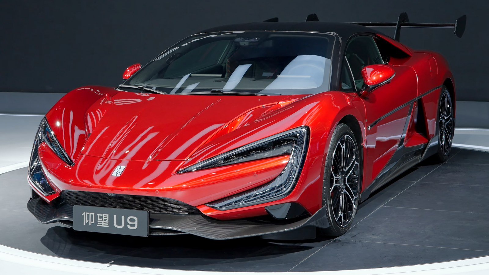 Yangwang U9 electric supercar associated with BYD DiSus-X active hydraulic suspension