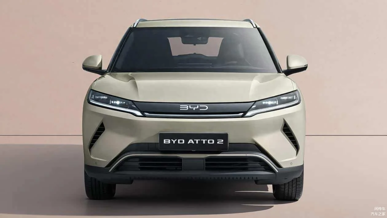 Frontansicht des BYD ATTO 2 in einer frühen europäischen Ausführung